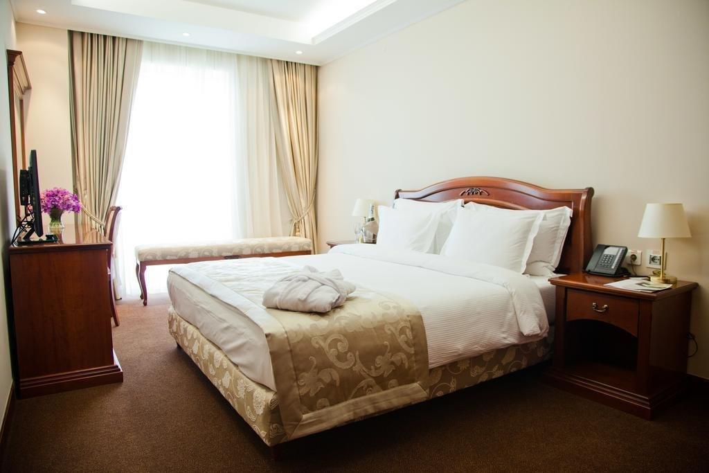 Caspian Riviera Grand Palace Hotel Aktau  Exterior foto