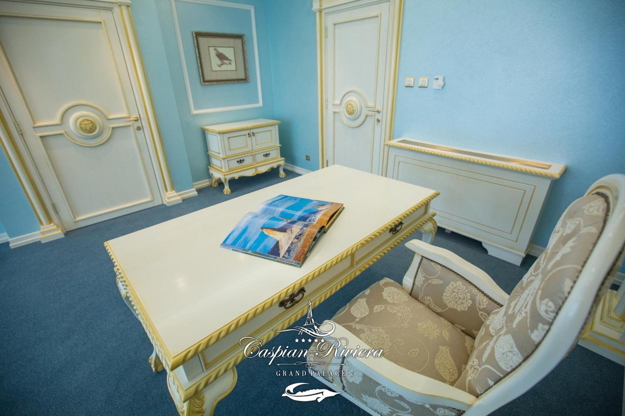 Caspian Riviera Grand Palace Hotel Aktau  Exterior foto Office of the President of the University
