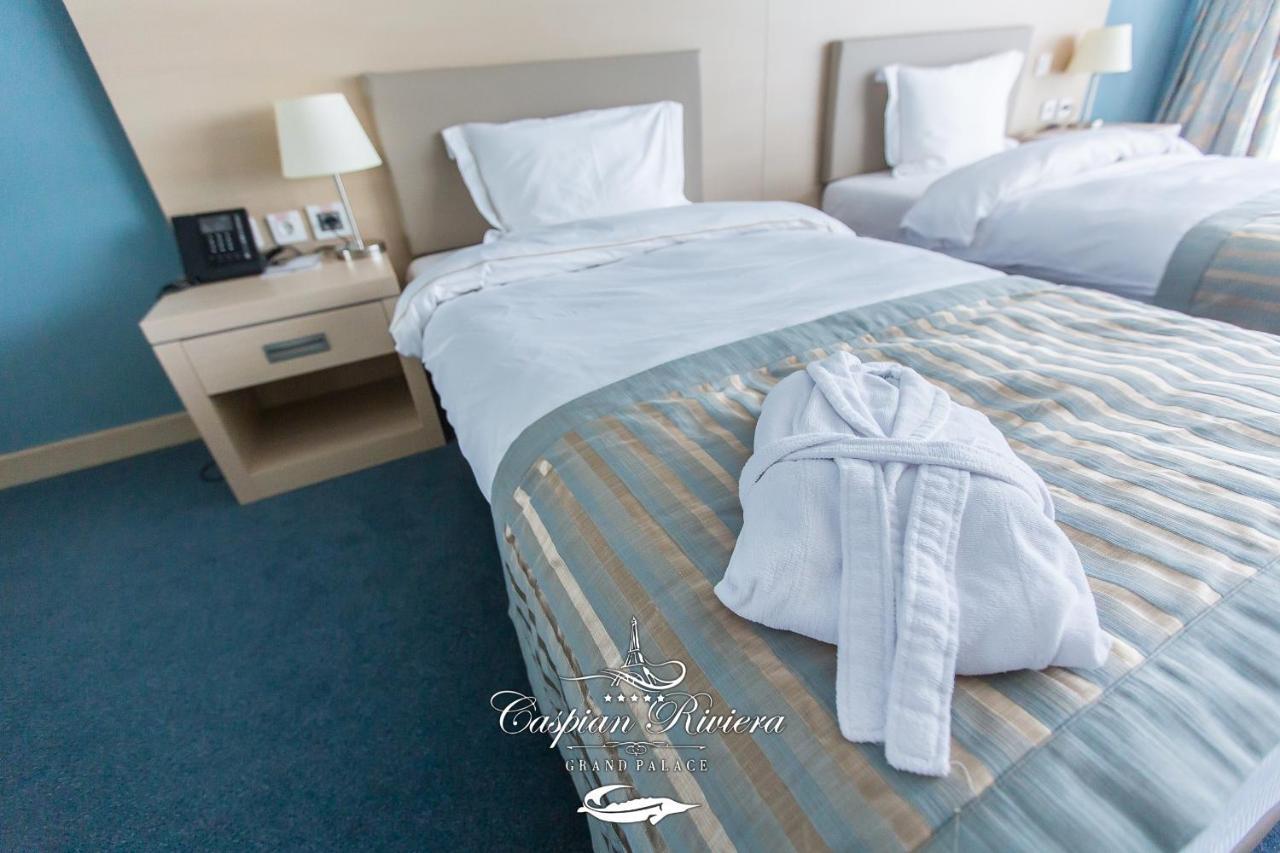 Caspian Riviera Grand Palace Hotel Aktau  Exterior foto A room at the hotel