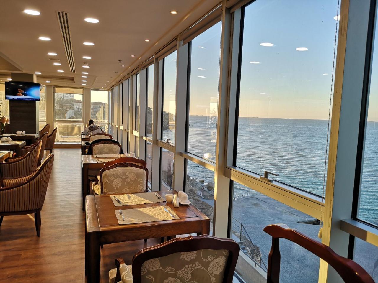 Caspian Riviera Grand Palace Hotel Aktau  Exterior foto Restaurant